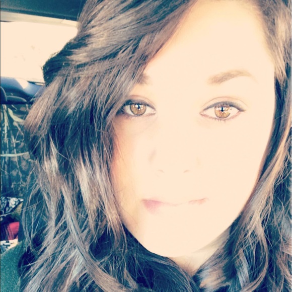 Meet your Posher, Paige - Picture 4 of 4